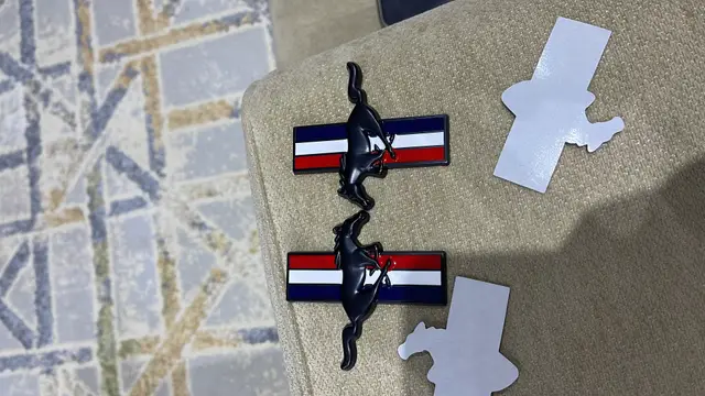 شعار موستنج